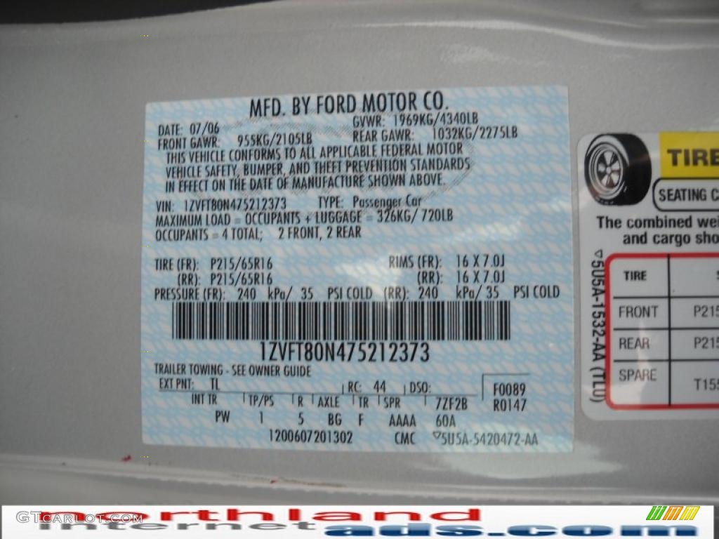 2007 Mustang V6 Deluxe Coupe - Satin Silver Metallic / Dark Charcoal photo #12