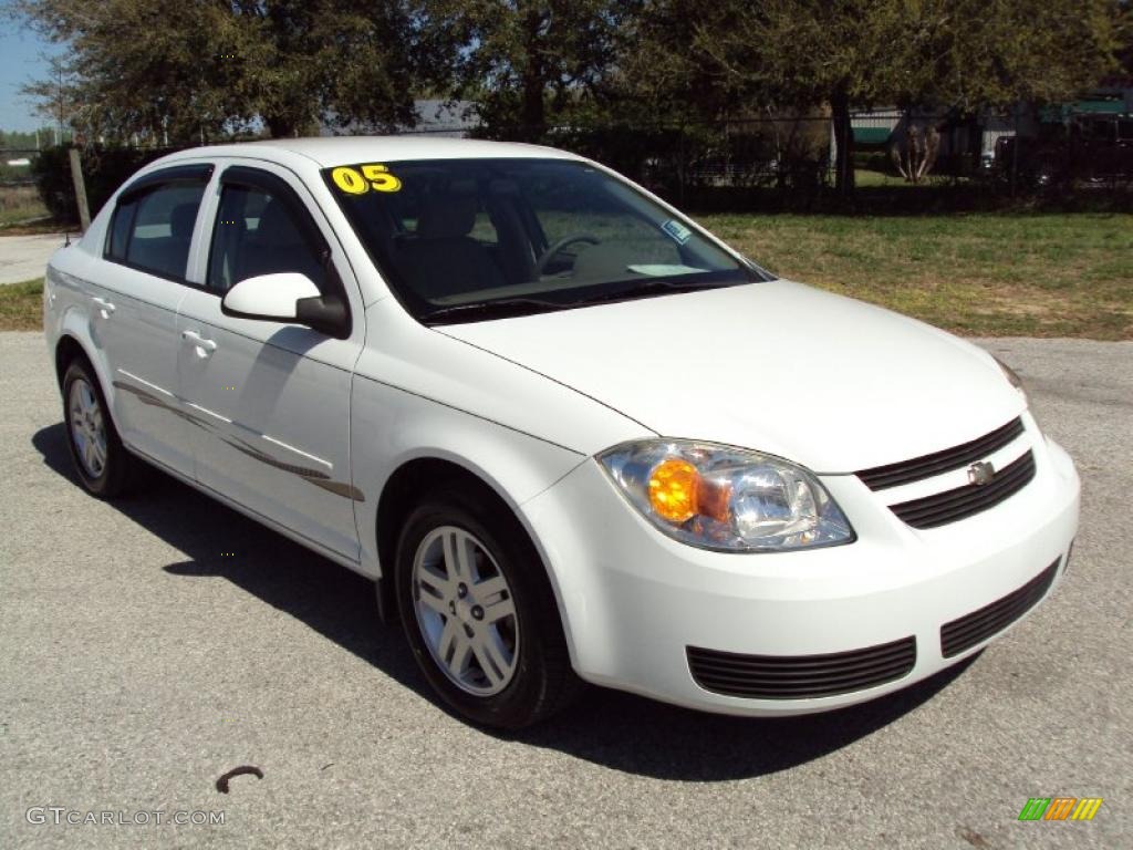 2005 Cobalt LS Sedan - Summit White / Neutral Beige photo #10
