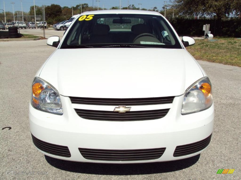 2005 Cobalt LS Sedan - Summit White / Neutral Beige photo #13