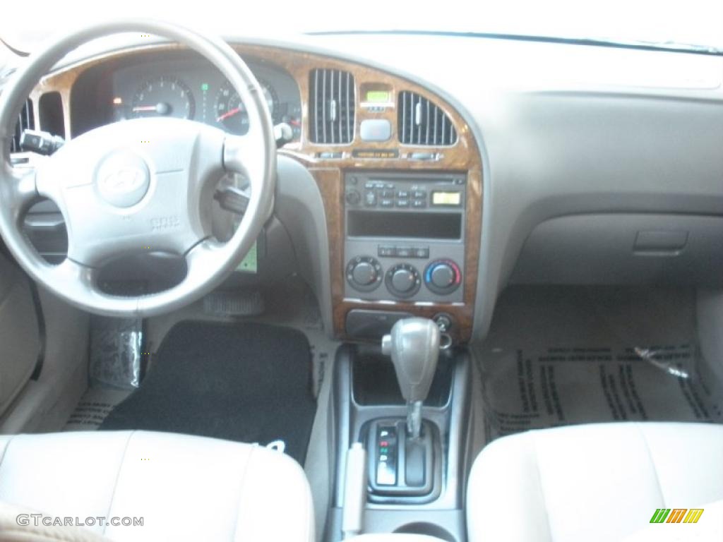 2006 Elantra Limited Sedan - Champagne Beige / Beige photo #14