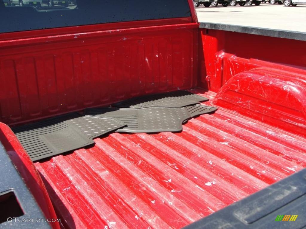 2006 Silverado 1500 LS Crew Cab - Victory Red / Dark Charcoal photo #24