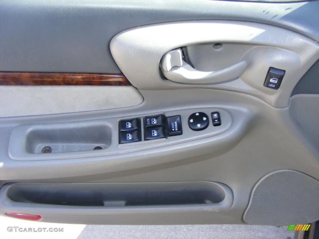 2004 Impala  - White / Medium Gray photo #11