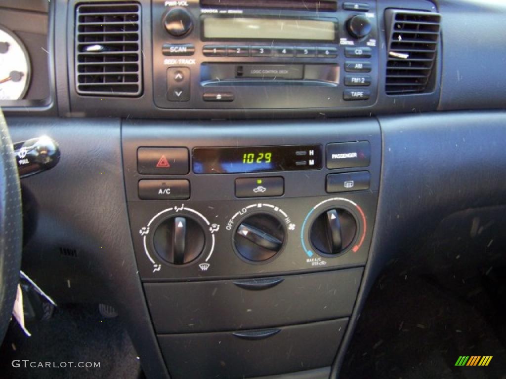 2004 Corolla S - Super White / Black photo #11