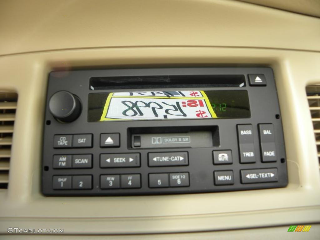 2006 Grand Marquis LS - Vibrant White / Light Camel photo #18