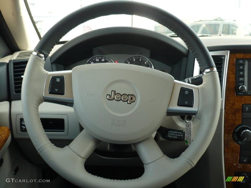 2010 Grand Cherokee Limited 4x4 - Inferno Red Crystal Pearl / Dark Slate Gray/Light Graystone photo #10