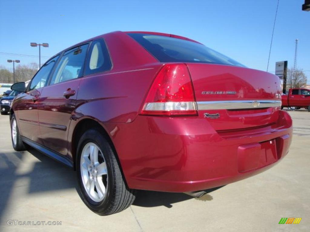 2004 Malibu Maxx LS Wagon - Sport Red Metallic / Neutral photo #5