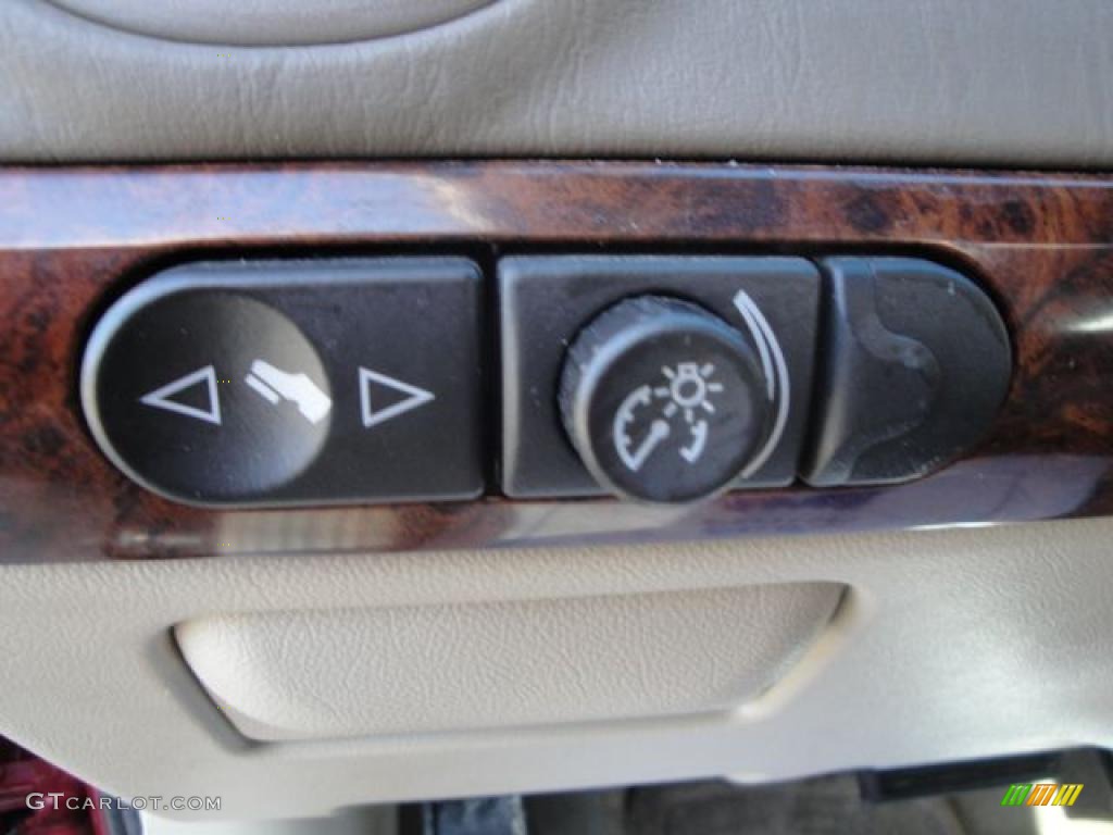 2004 Malibu Maxx LS Wagon - Sport Red Metallic / Neutral photo #25