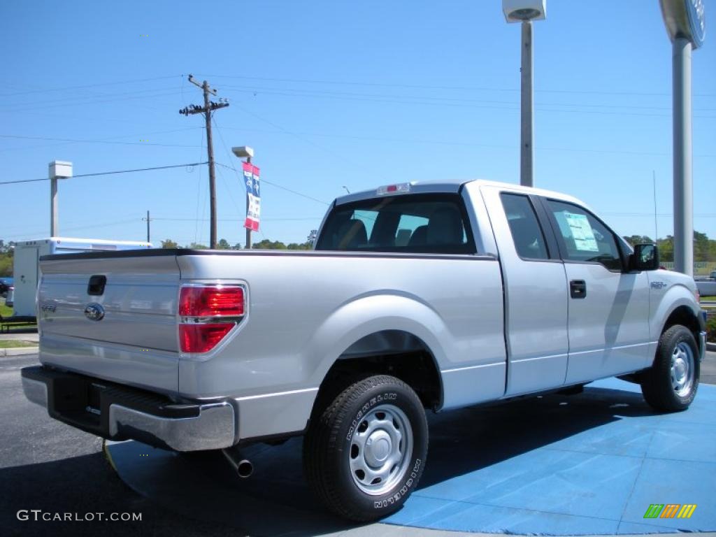 2010 F150 XL SuperCab - Ingot Silver Metallic / Medium Stone photo #3
