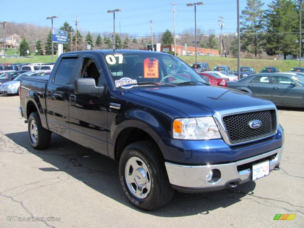 2007 F150 XLT SuperCrew 4x4 - Dark Blue Pearl Metallic / Medium Flint photo #6