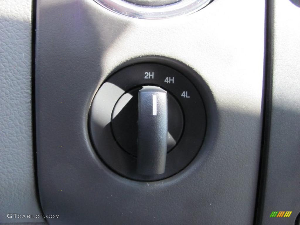 2007 F150 XLT SuperCrew 4x4 - Dark Blue Pearl Metallic / Medium Flint photo #19