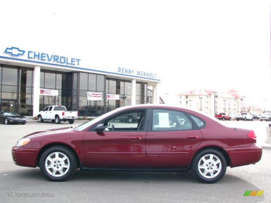 2005 Taurus SE - Merlot Pearl Clearcoat / Medium/Dark Flint photo #1