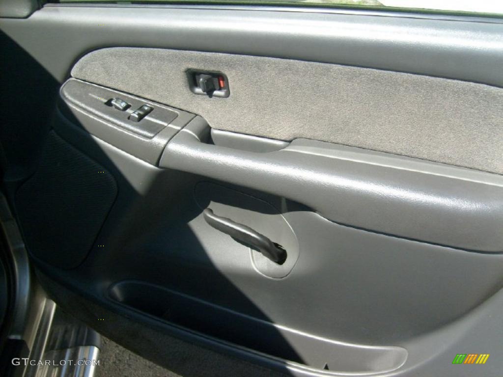 2003 Silverado 1500 LS Regular Cab - Light Pewter Metallic / Dark Charcoal photo #18