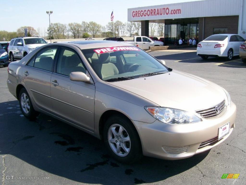 2005 Camry LE - Beige / Taupe photo #1