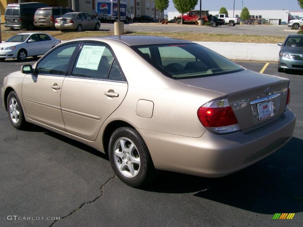 2005 Camry LE - Beige / Taupe photo #3
