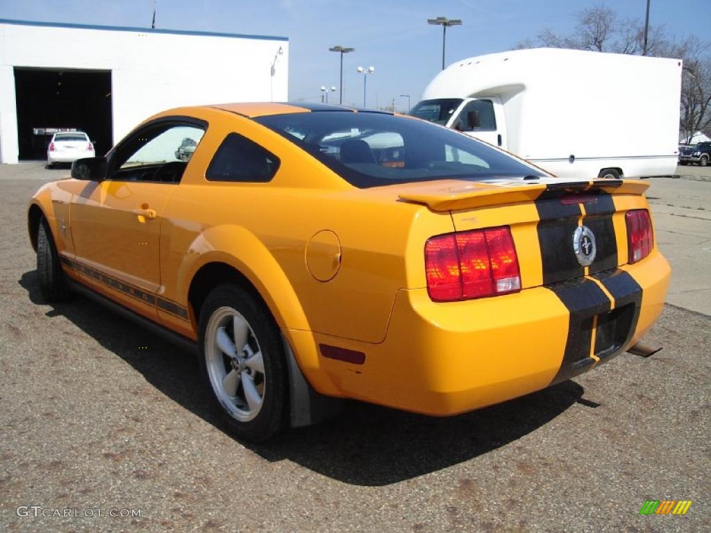 2007 Mustang V6 Premium Coupe - Grabber Orange / Dark Charcoal photo #3