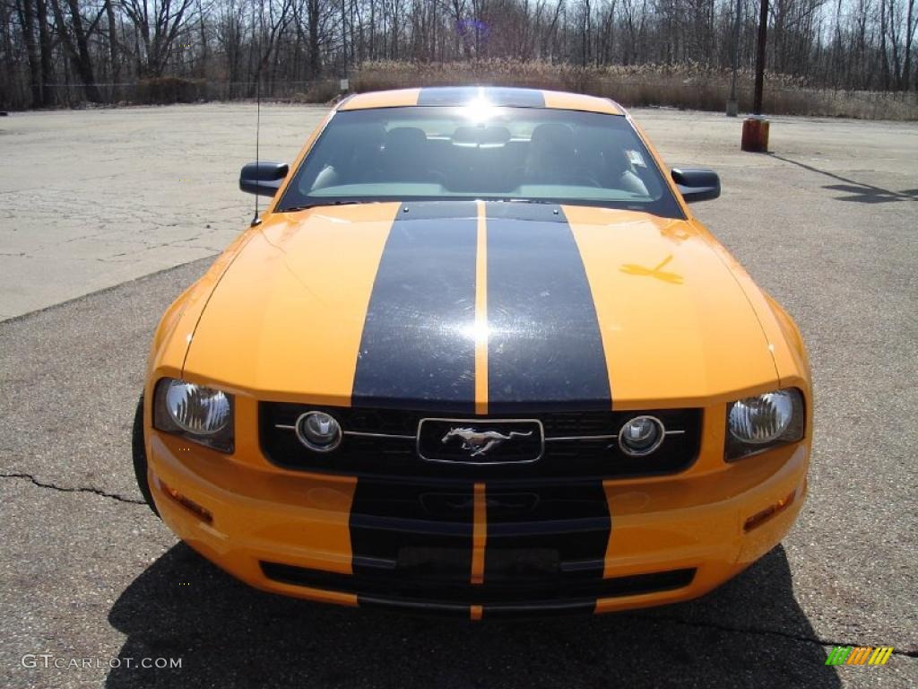 2007 Mustang V6 Premium Coupe - Grabber Orange / Dark Charcoal photo #8