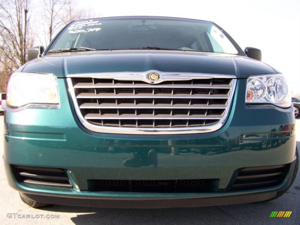 2009 Town & Country LX - Melbourne Green Pearl / Medium Slate Gray/Light Shale photo #2