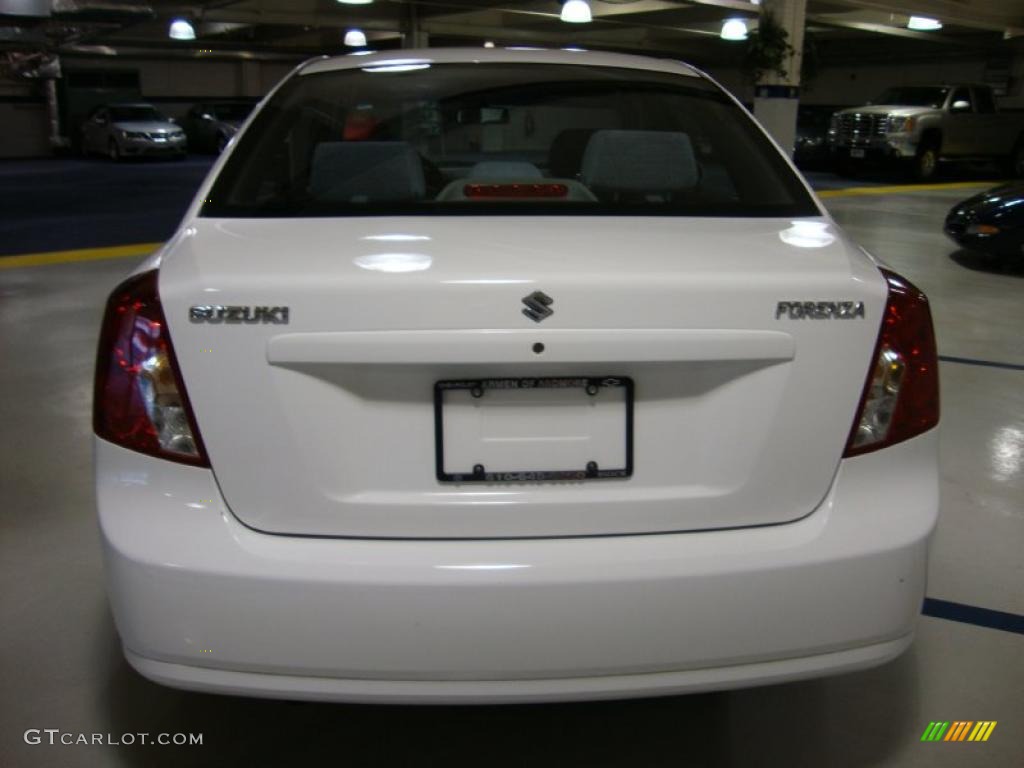 2005 Forenza S Sedan - Absolute White / Gray photo #8