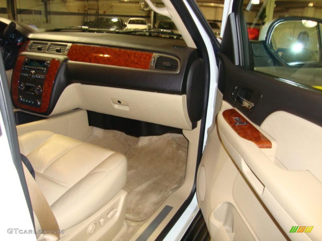 2007 Tahoe LT 4x4 - Summit White / Light Cashmere/Ebony photo #15