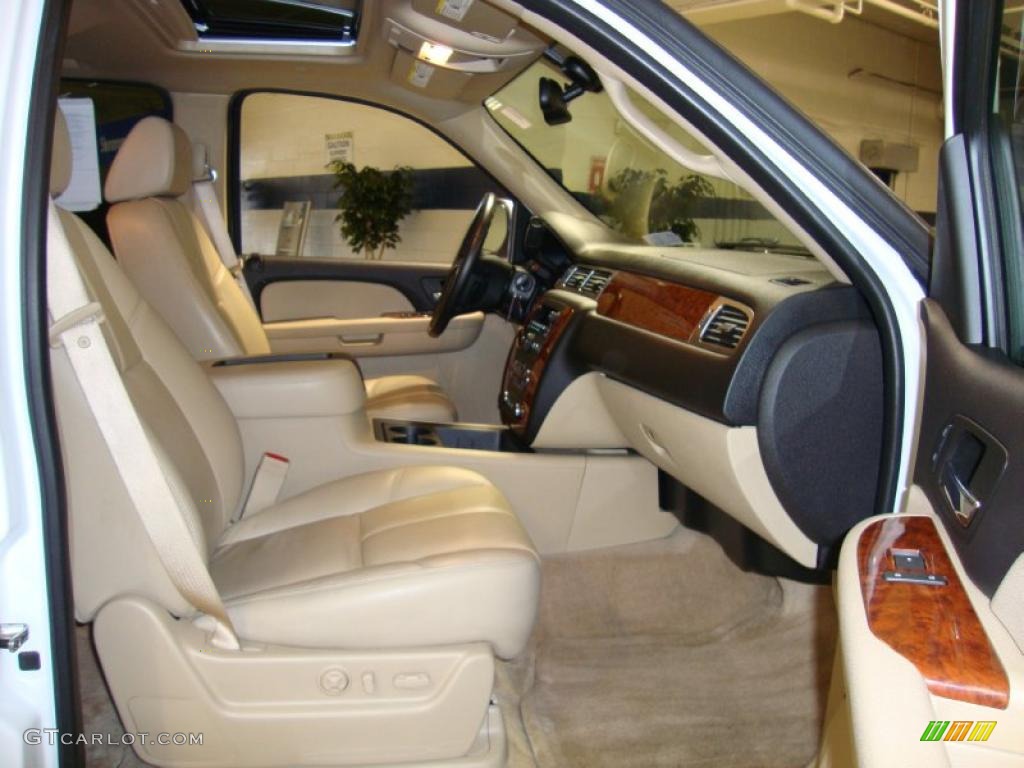 2007 Tahoe LT 4x4 - Summit White / Light Cashmere/Ebony photo #17