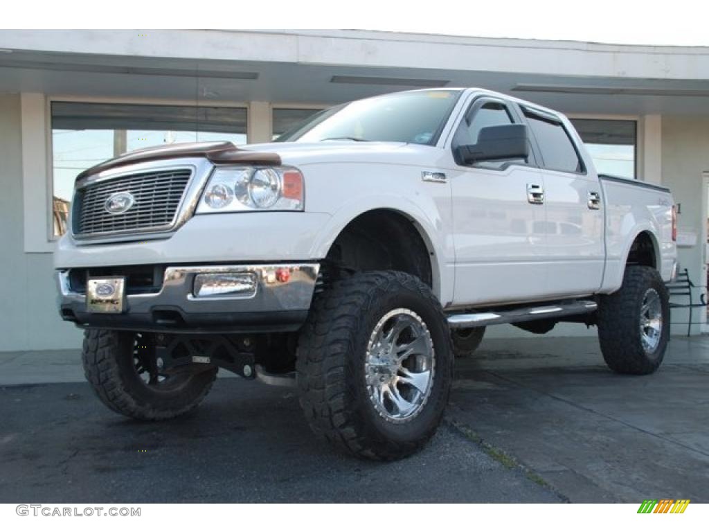 2004 F150 Lariat SuperCrew 4x4 - Oxford White / Tan photo #3