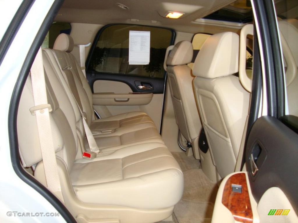 2007 Tahoe LT 4x4 - Summit White / Light Cashmere/Ebony photo #19