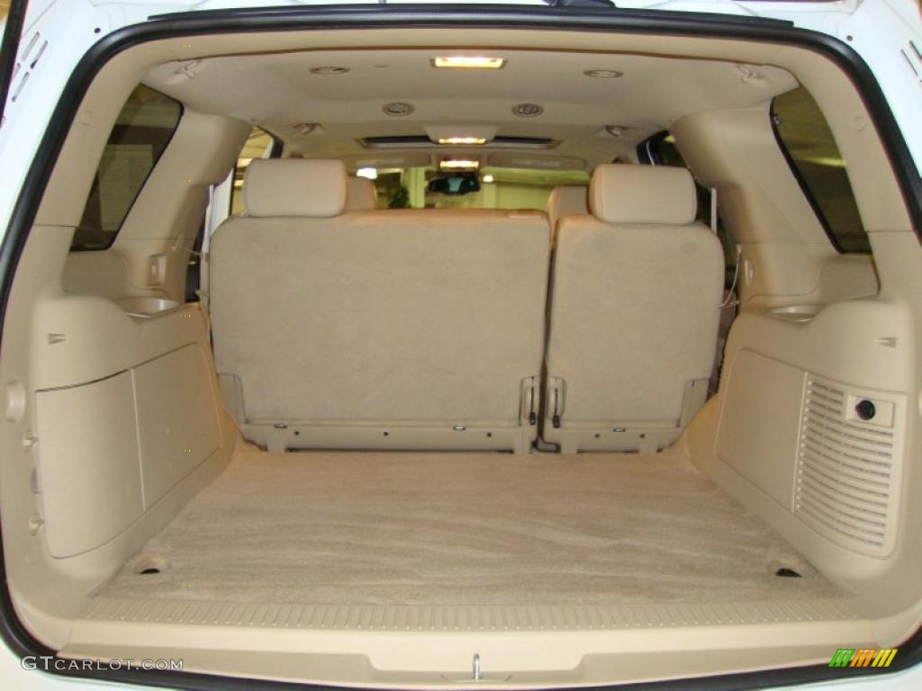 2007 Tahoe LT 4x4 - Summit White / Light Cashmere/Ebony photo #22