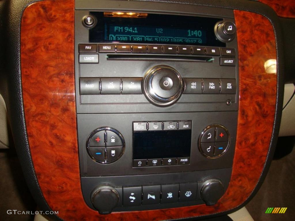 2007 Tahoe LT 4x4 - Summit White / Light Cashmere/Ebony photo #30