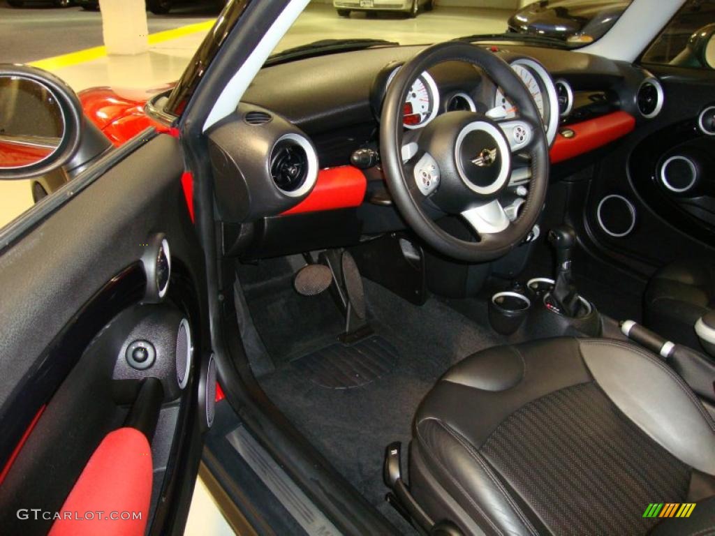 2007 Cooper Hardtop - Chili Red / Punch Carbon Black photo #12