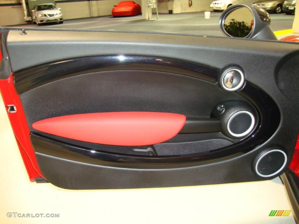 2007 Cooper Hardtop - Chili Red / Punch Carbon Black photo #13