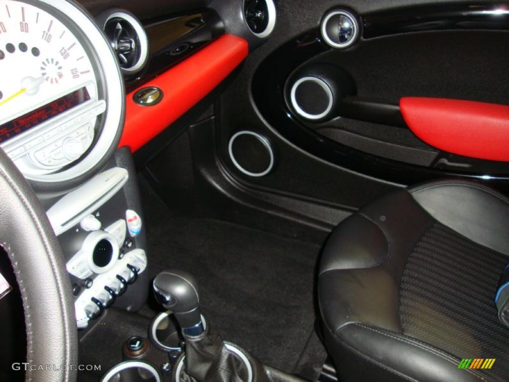 2007 Cooper Hardtop - Chili Red / Punch Carbon Black photo #28