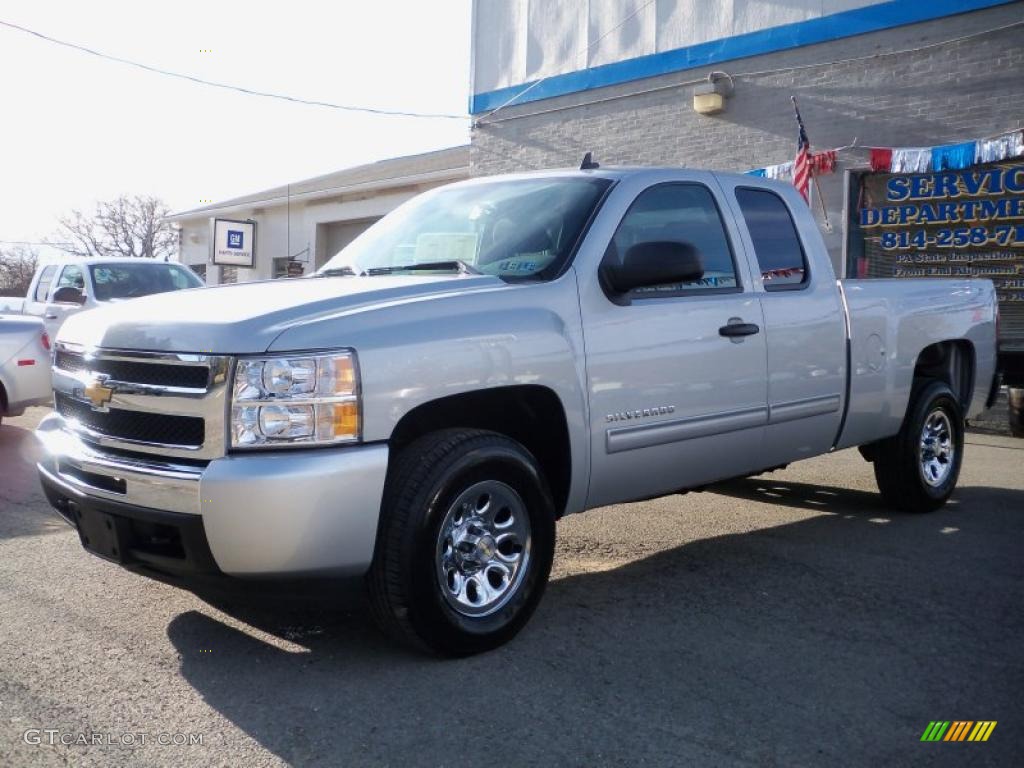 Sheer Silver Metallic Chevrolet Silverado 1500