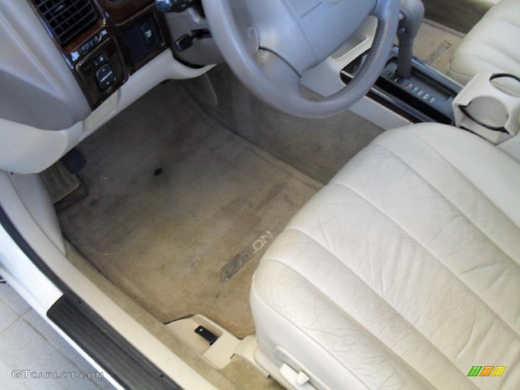 1999 Avalon XLS - White Diamond Pearl / Ivory photo #32