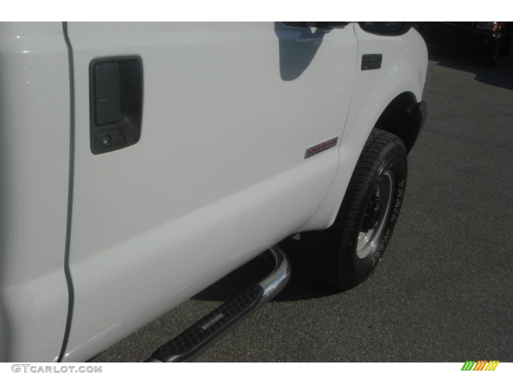 2004 F250 Super Duty XL Regular Cab 4x4 - Oxford White / Medium Flint photo #9