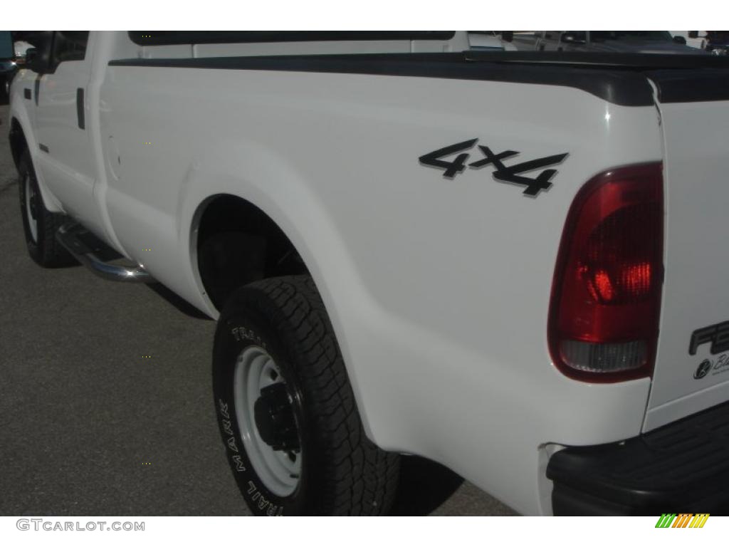 2004 F250 Super Duty XL Regular Cab 4x4 - Oxford White / Medium Flint photo #15