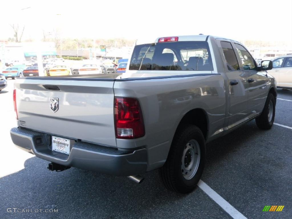 2010 Ram 1500 ST Quad Cab - Light Graystone Pearl / Dark Slate/Medium Graystone photo #4