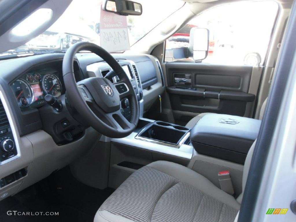 2010 Ram 3500 Big Horn Edition Crew Cab 4x4 Dually - Light Graystone Pearl / Light Pebble Beige/Bark Brown photo #25