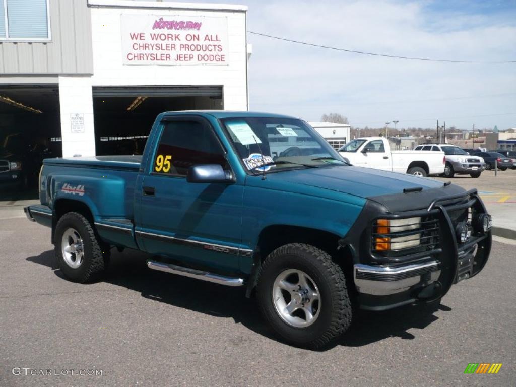 1995 Sierra 1500 SL Regular Cab 4x4 - Bright Teal Metallic / Beige photo #3