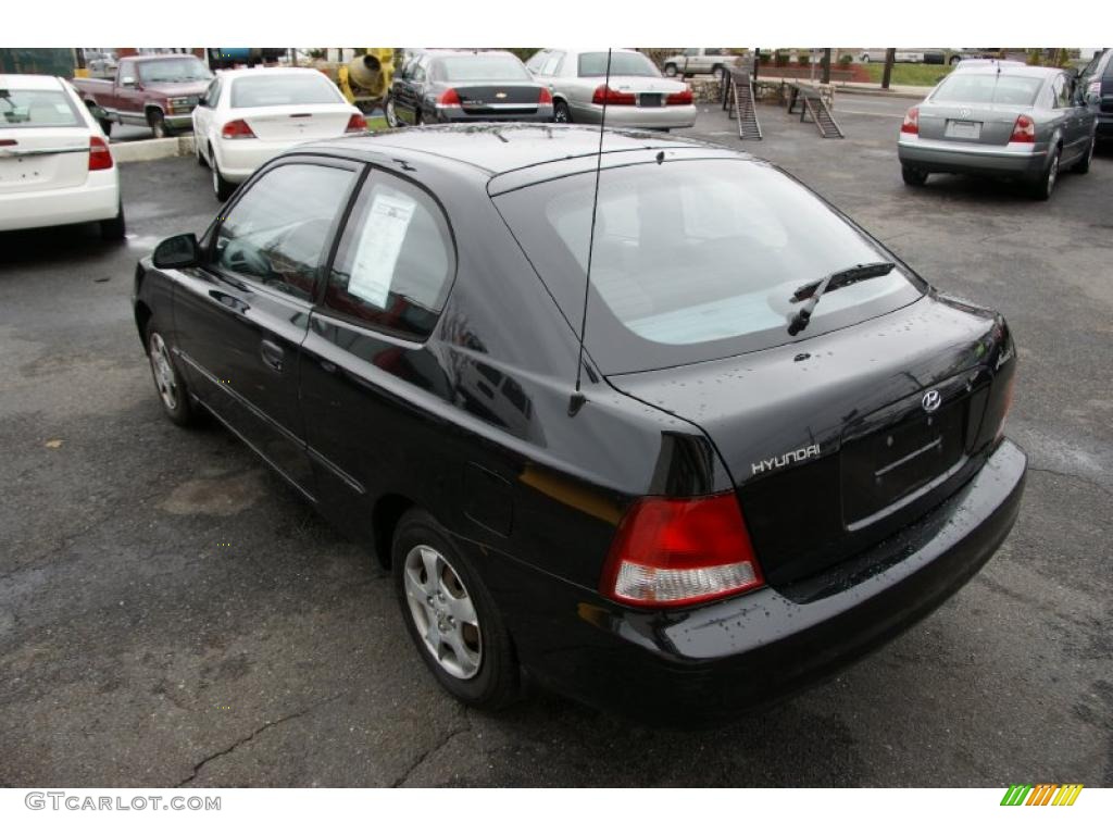 2002 Accent GS Coupe - Ebony Black / Gray photo #6