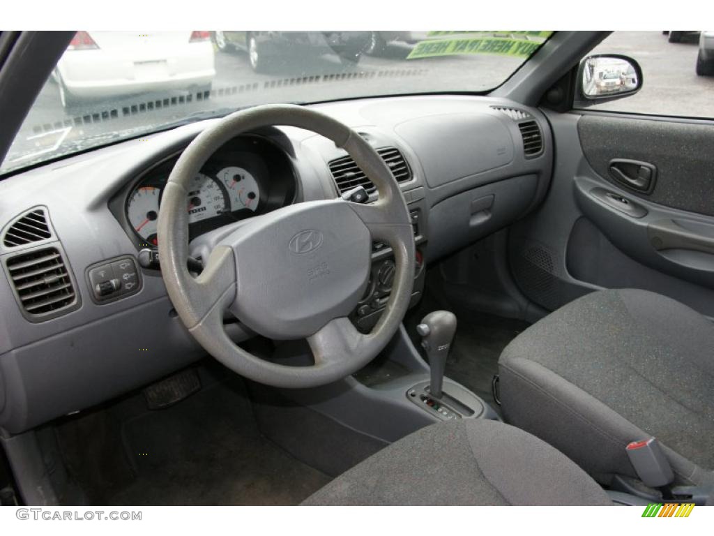 2002 Accent GS Coupe - Ebony Black / Gray photo #10