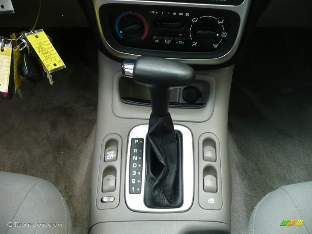 2005 L Series L300 Sedan - Berry Red / Grey photo #14