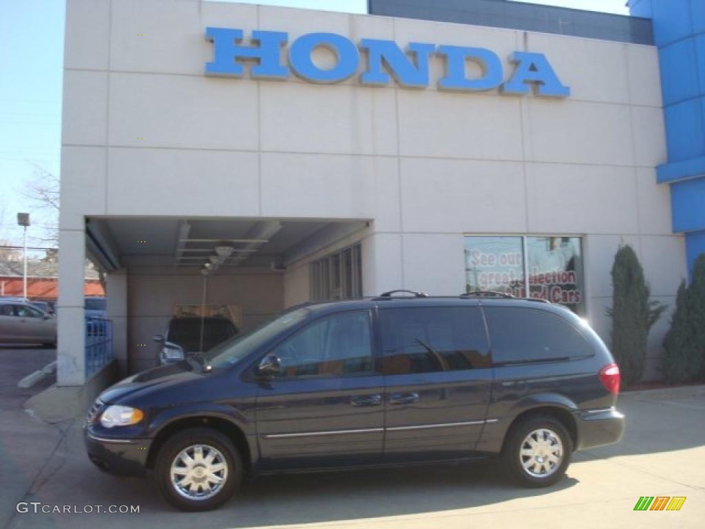 2007 Town & Country Limited - Modern Blue Pearl / Medium Slate Gray photo #1