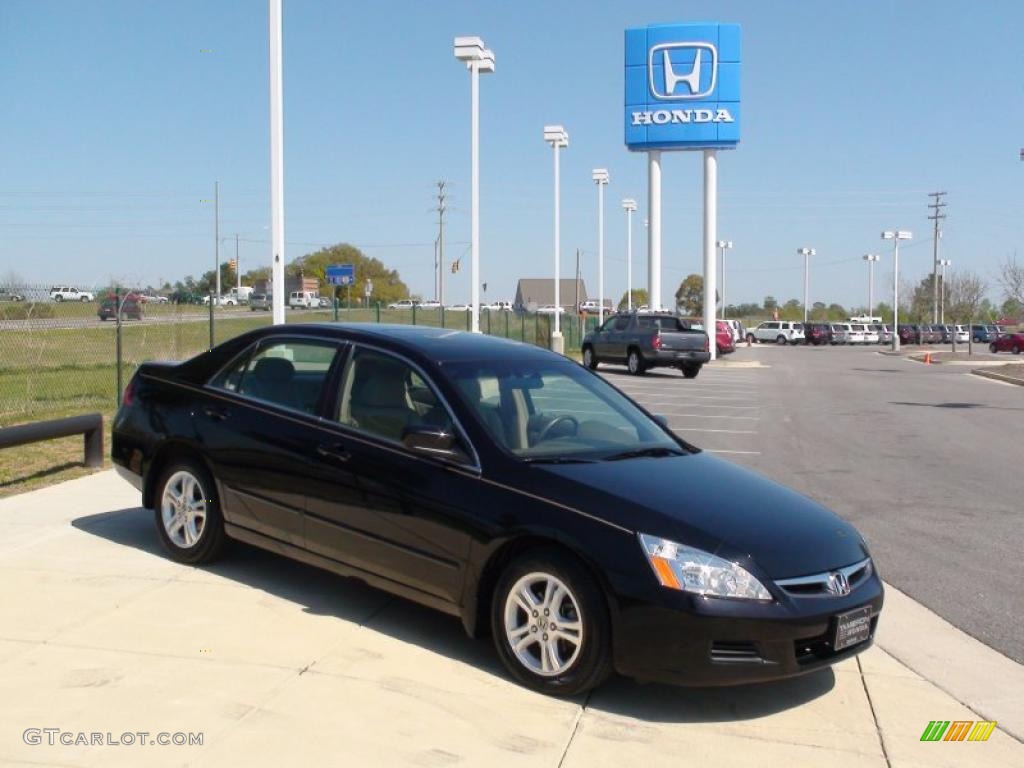 2006 Accord EX-L Sedan - Nighthawk Black Pearl / Ivory photo #7
