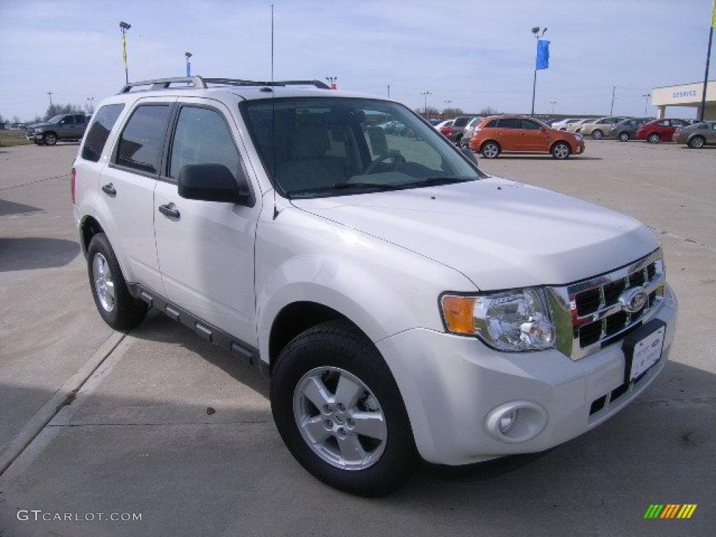 2010 Escape XLT V6 - White Suede / Stone photo #1