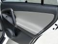 Super White - RAV4 I4 Photo No. 25