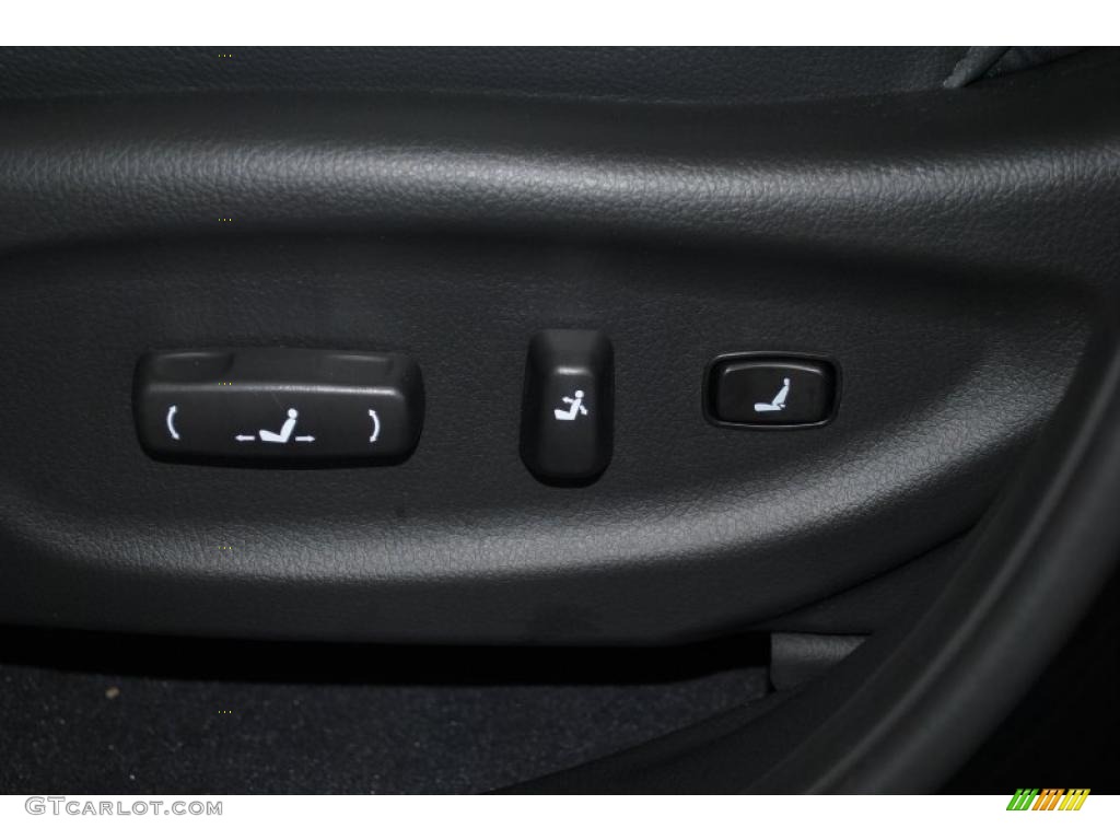 2011 Sorento EX V6 AWD - Ebony Black / Black photo #17