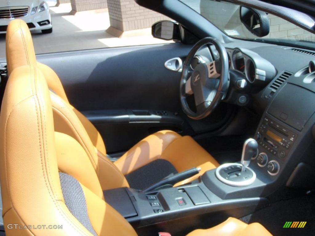 2004 350Z Touring Roadster - Super Black / Burnt Orange photo #21
