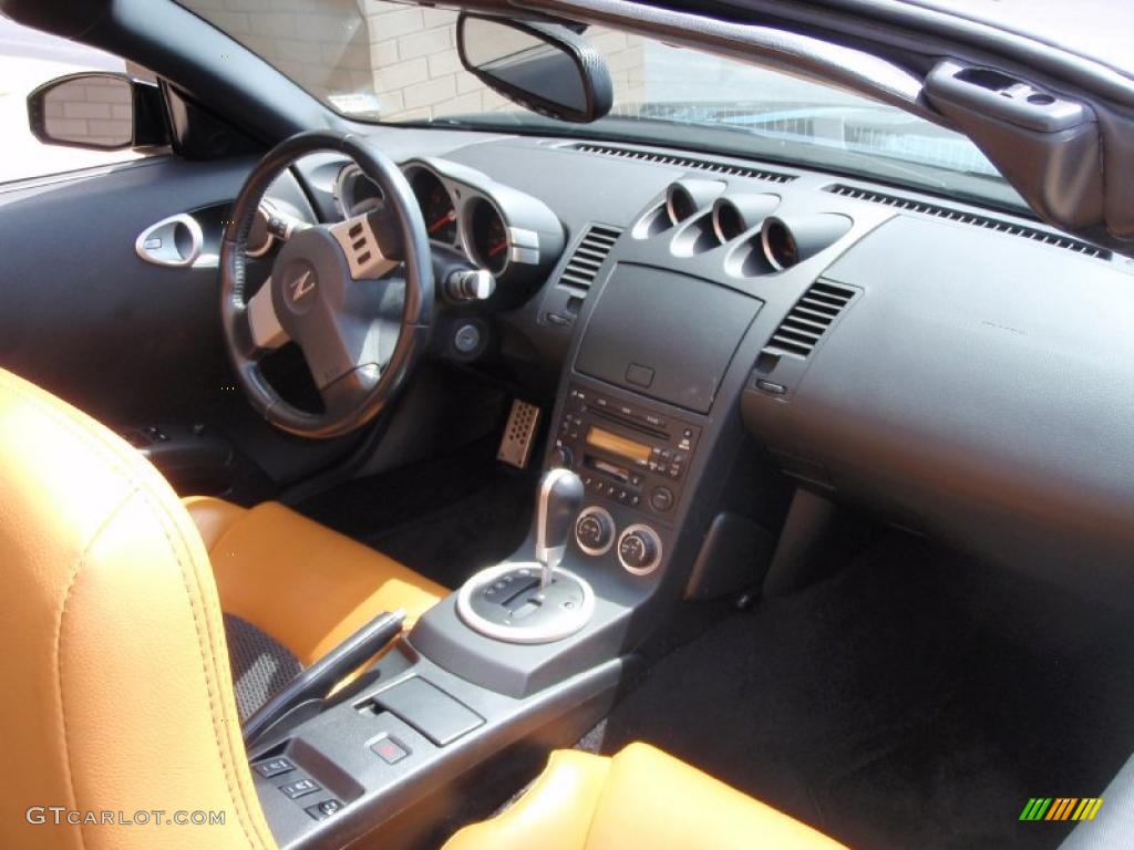 2004 350Z Touring Roadster - Super Black / Burnt Orange photo #22