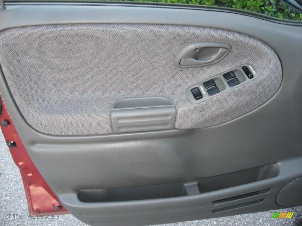 2001 Tracker Hardtop 4WD - Sunset Red Metallic / Medium Gray photo #31