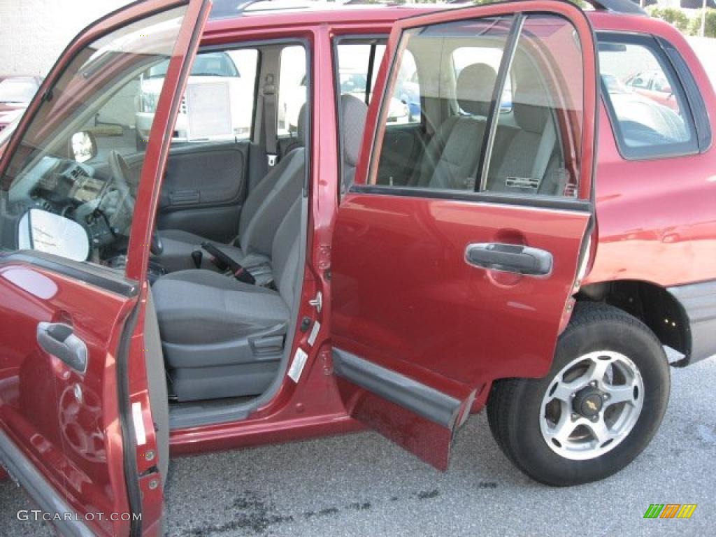 2001 Tracker Hardtop 4WD - Sunset Red Metallic / Medium Gray photo #49
